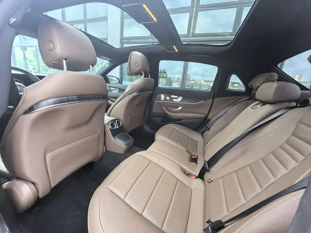 Mercedes-Benz E-Class 2022