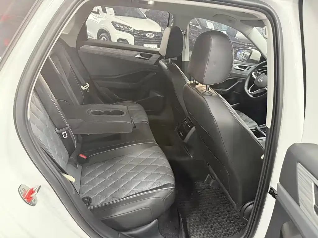 Volkswagen Sagitar 2025