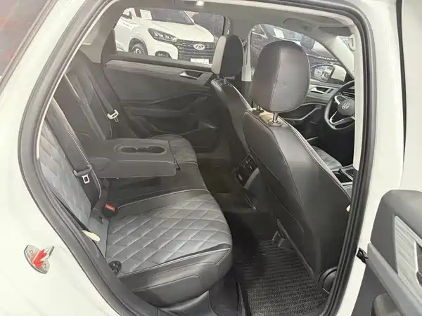 Volkswagen Sagitar 2025