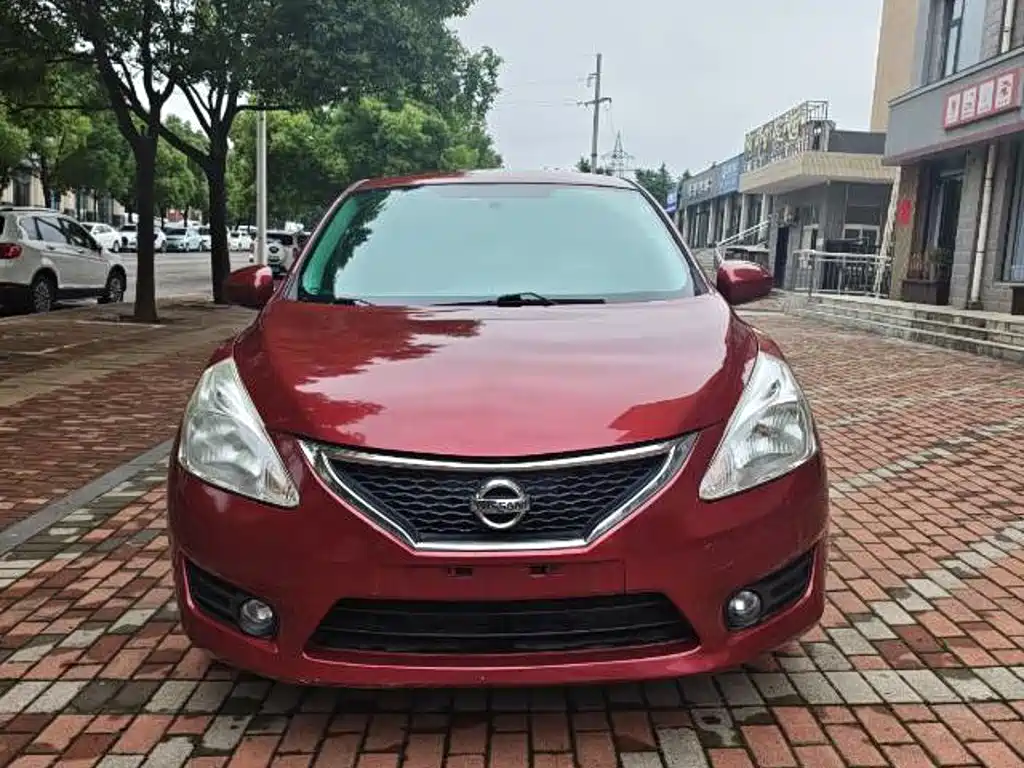 Nissan Tiida 2014
