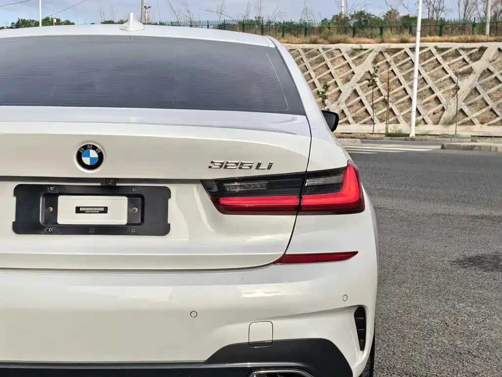 BMW 3 Series 2022 — фото 15