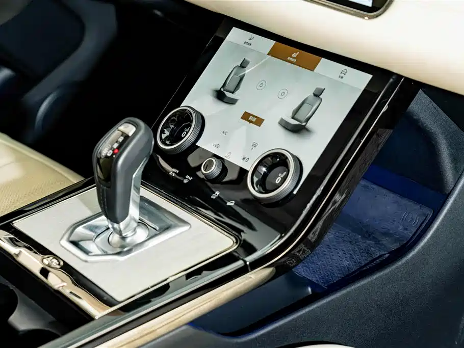Land Rover Range Rover Evoque 2024 — фото 19