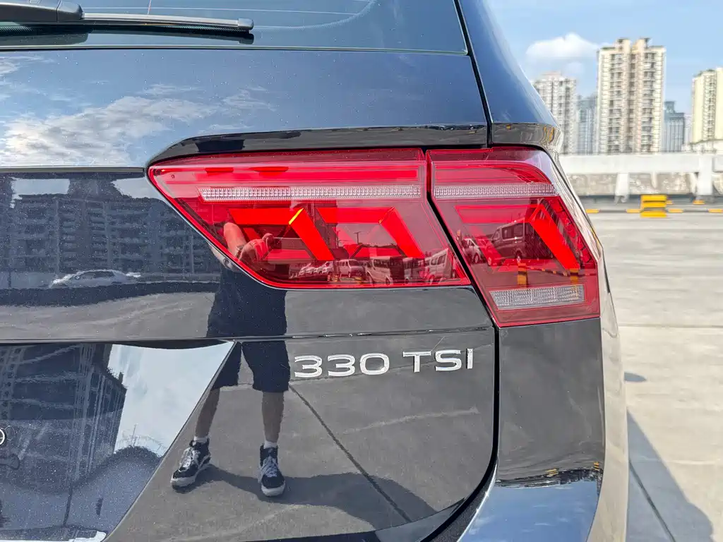 Volkswagen Tiguan L 2022 — фото 17
