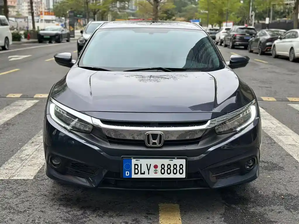 Honda Civic 2018 — фото 2