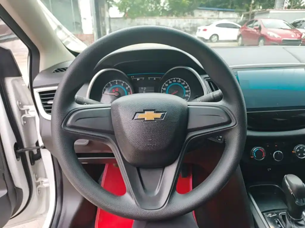 Chevrolet Cavalier 2017 — фото 11