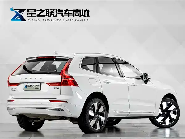 Volvo XC60 Plug-In Hybrid 2025