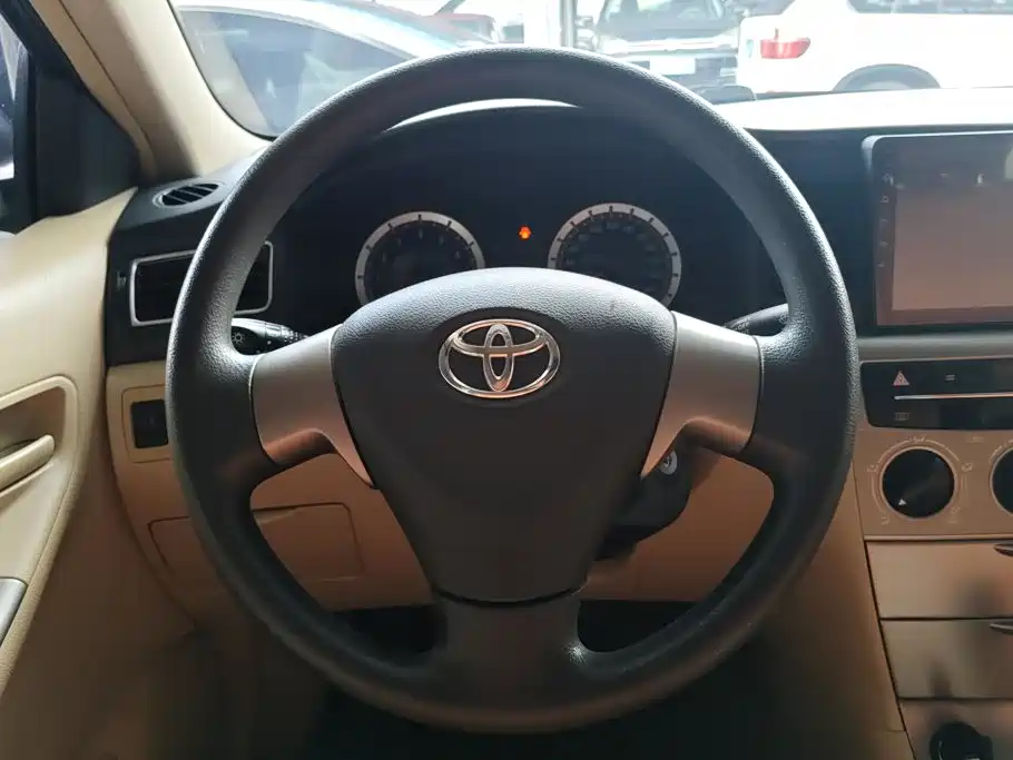 Toyota Corolla 2014 — фото 15