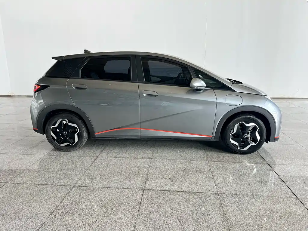 BYD Dolphin 2023