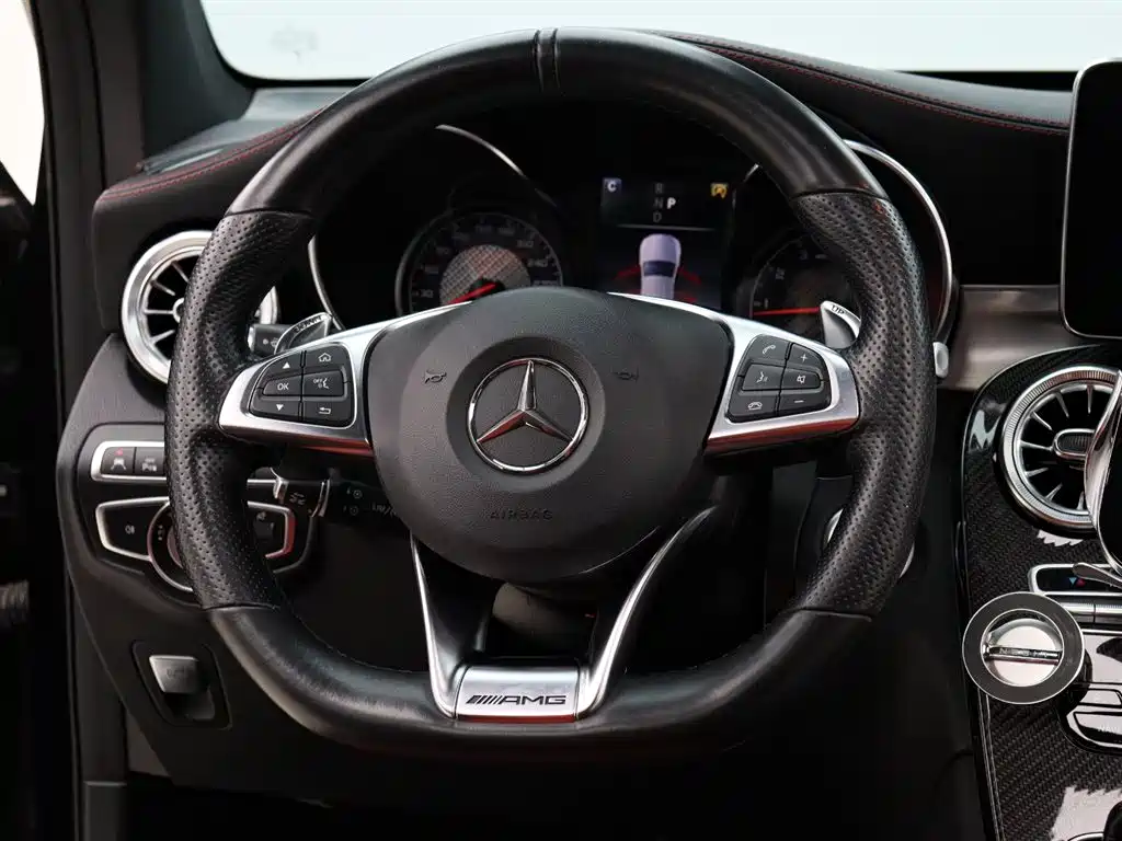 Mercedes-Benz GLC AMG 2021 — фото 14