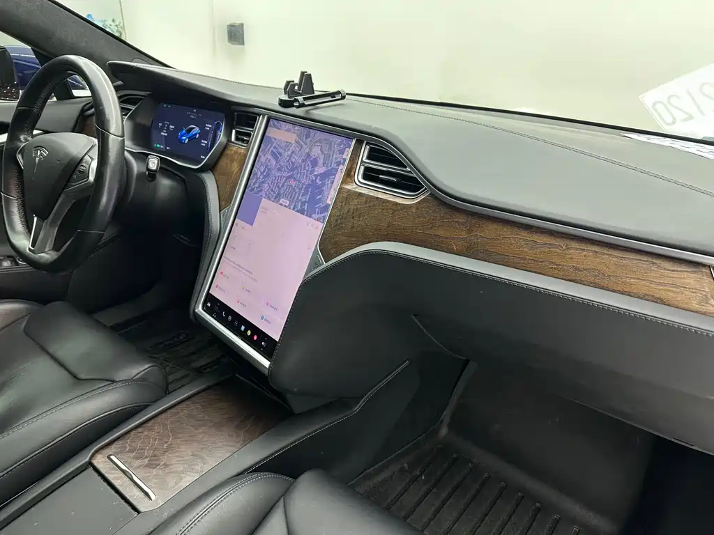 Tesla Model S 2018 — фото 21