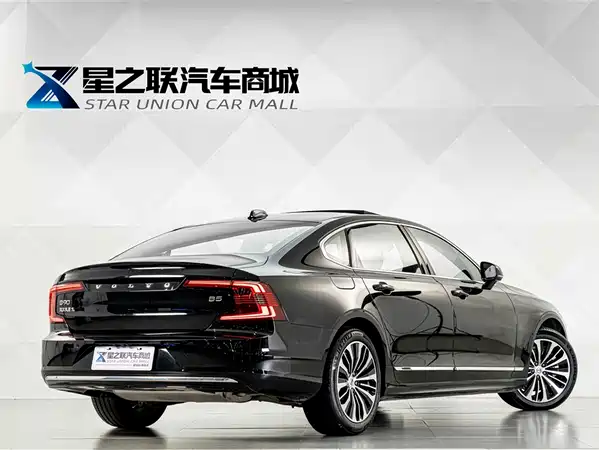 Volvo S90 2025
