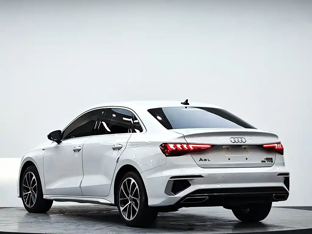 Audi A3 2021 — фото 6