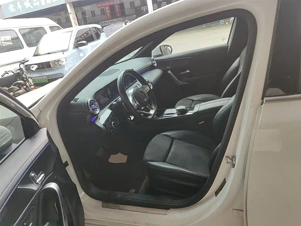 Mercedes-Benz A-Class 2020 — фото 15