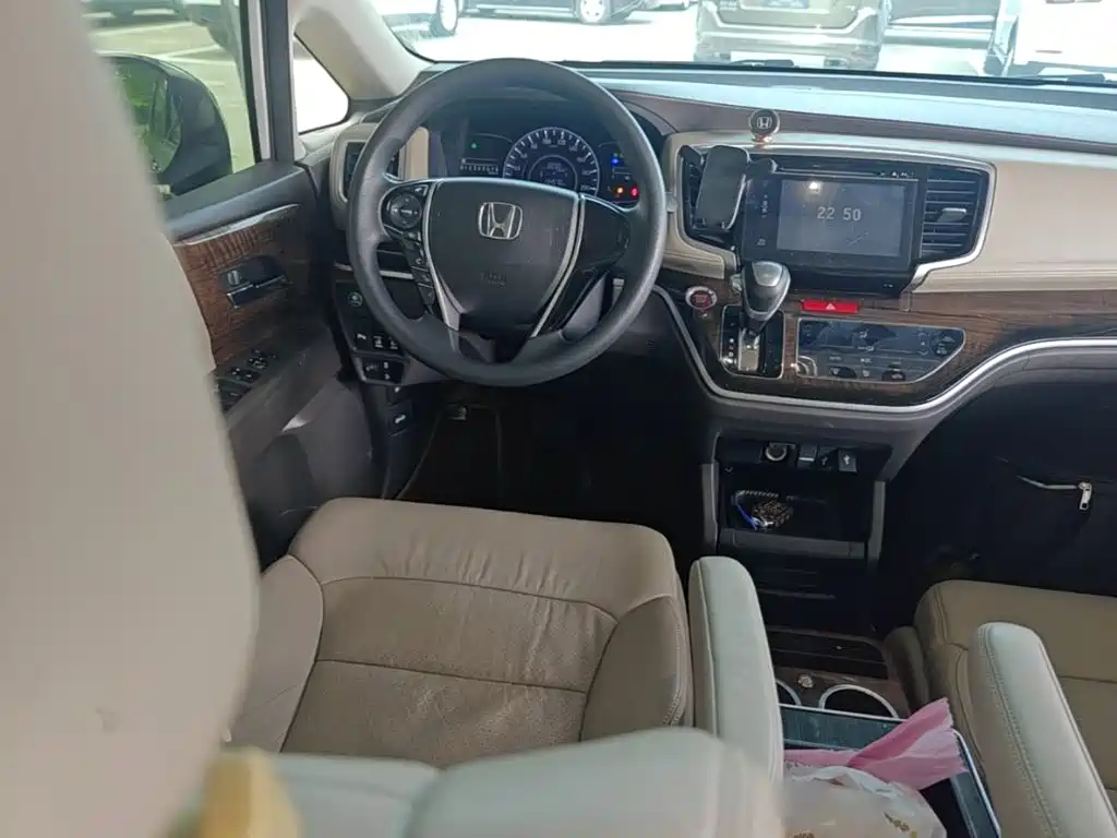 Honda Odyssey 2016 — фото 11