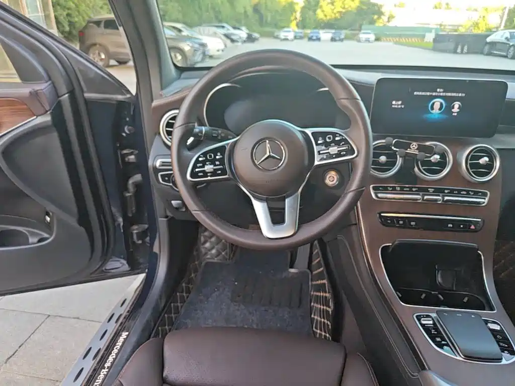 Mercedes-Benz GLC 2021 — фото 17