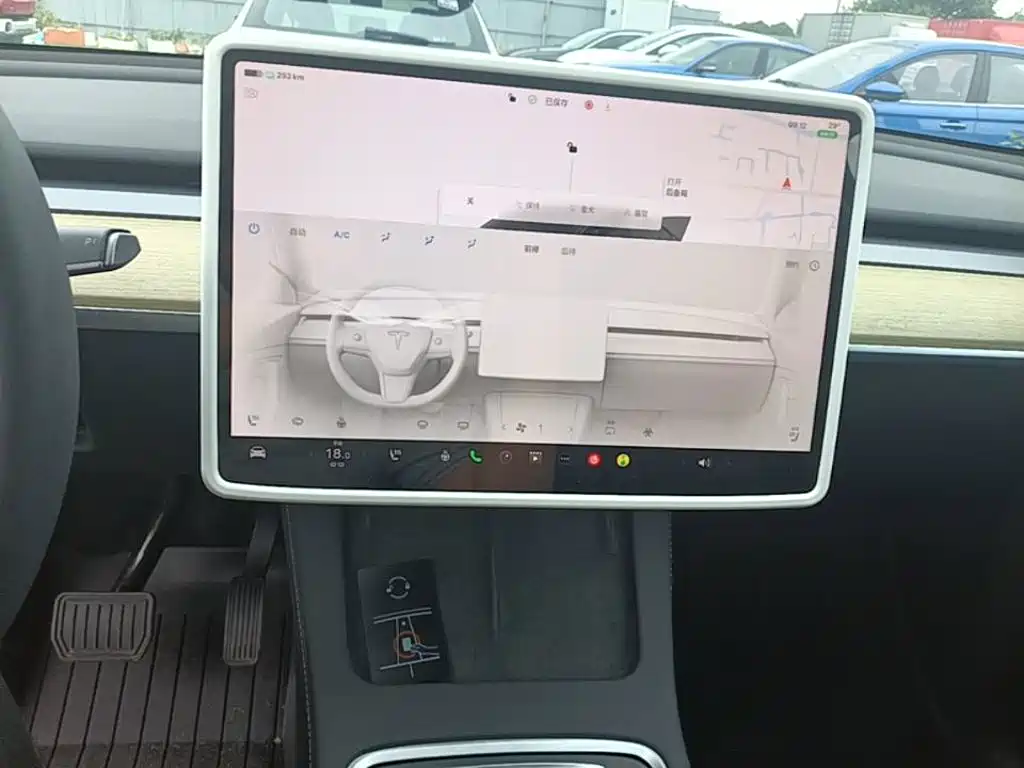 Tesla Model Y 2023 — фото 13