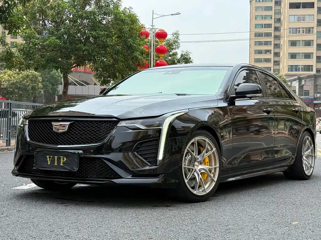 Cadillac CT4 2020 — фото 1