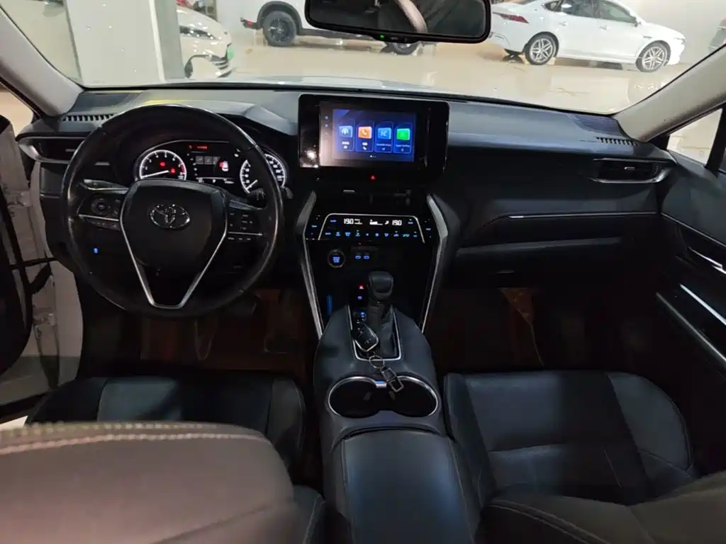 Toyota Harrier 2023 — фото 10