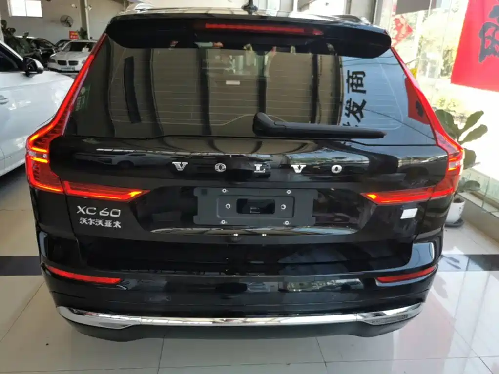 Volvo XC60 PHEV 2023 — фото 4
