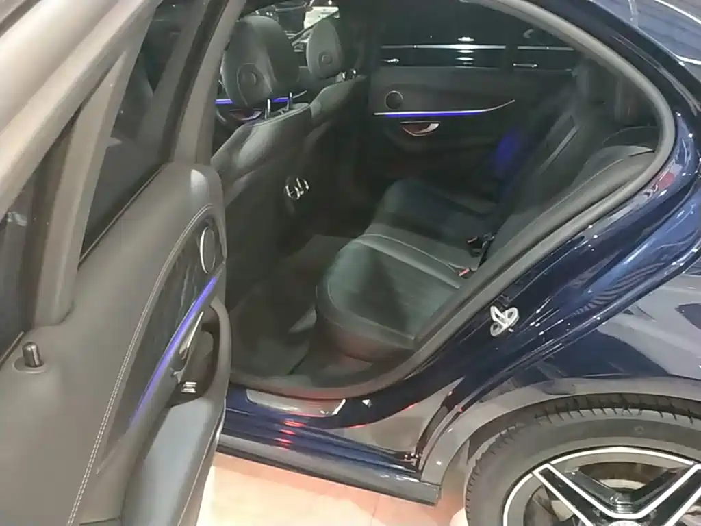 Mercedes-Benz E-Class 2022 — фото 17