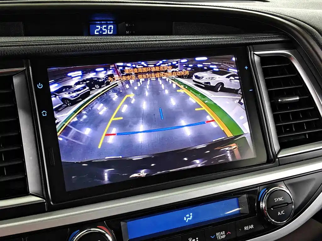 Toyota Highlander 2021 — фото 10