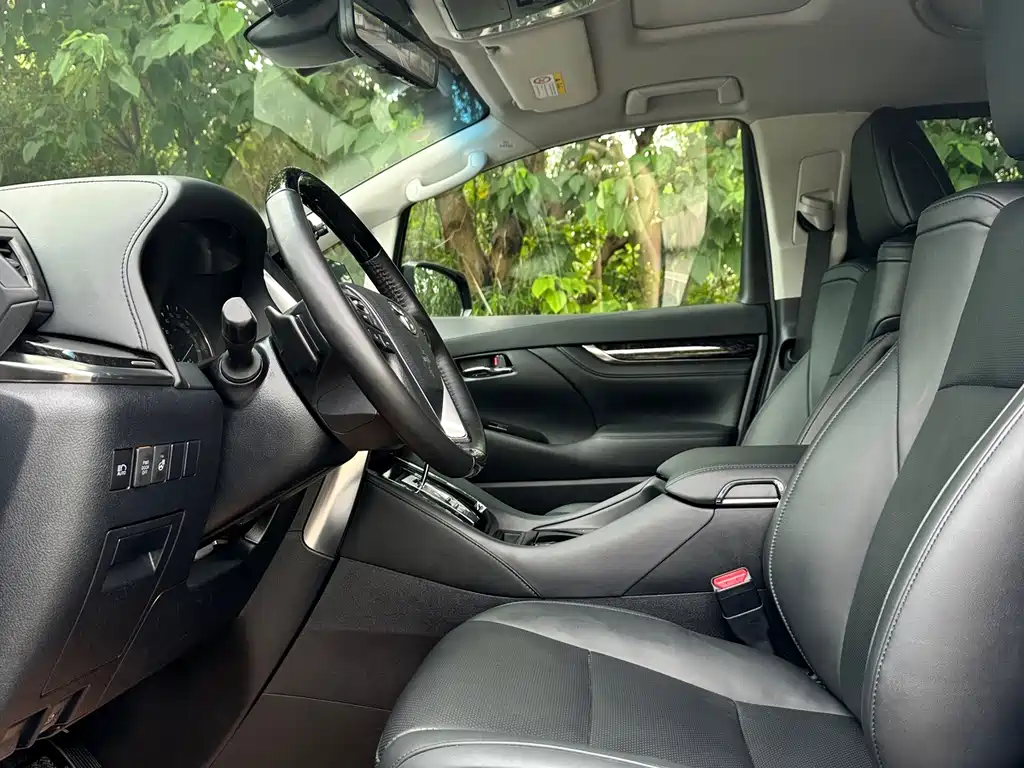 Toyota Vellfire 2023 — фото 13