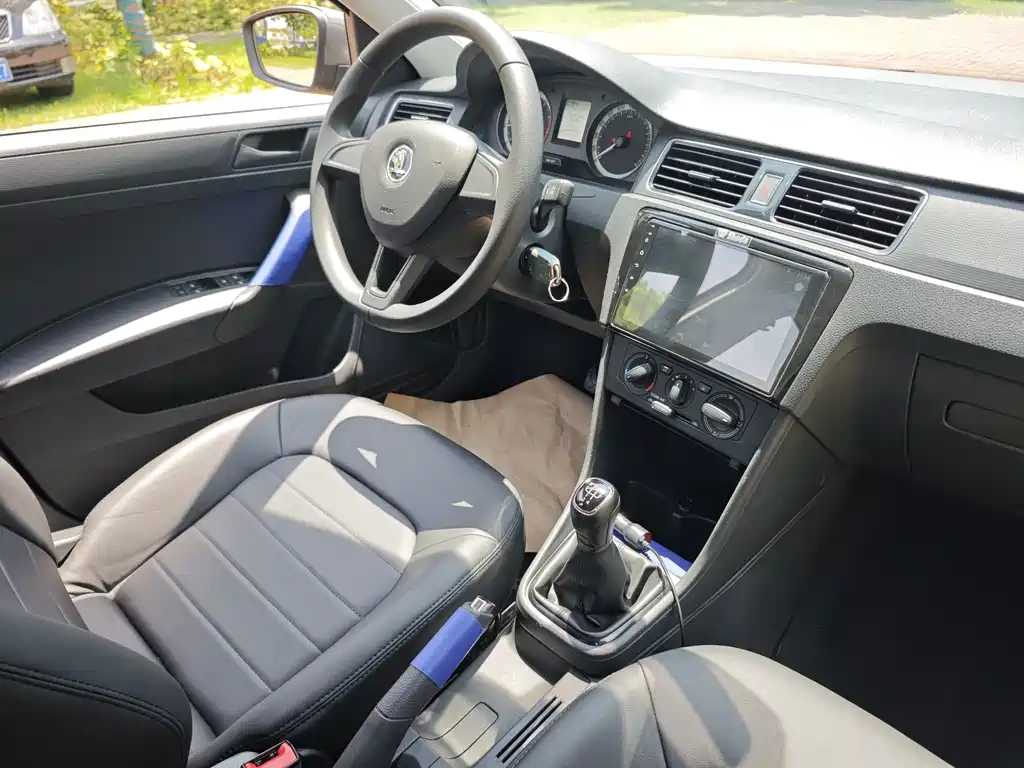 Skoda Rapid 2018 — фото 15