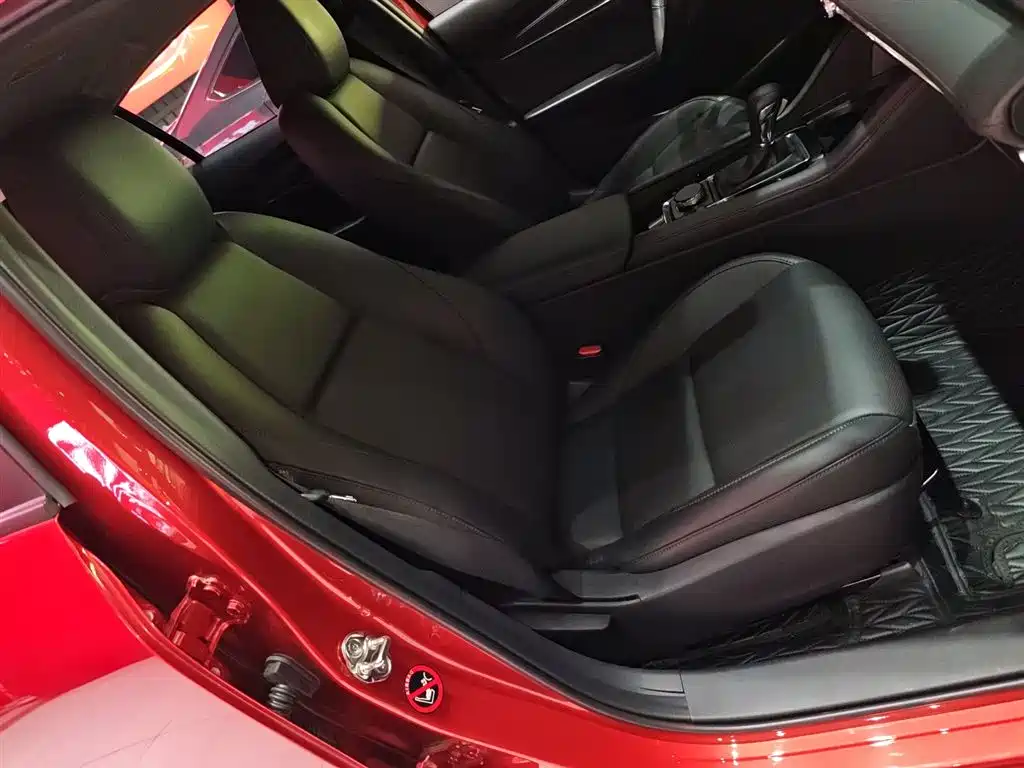 Mazda 3 Axela 2025 — фото 15