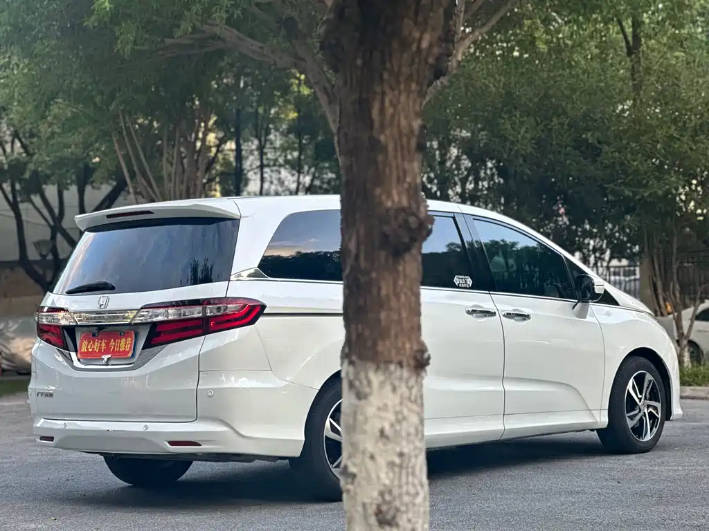 Honda Odyssey 2018 — фото 15
