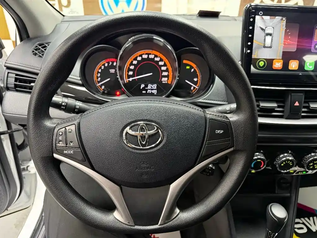 Toyota Yaris L 2023 — фото 11