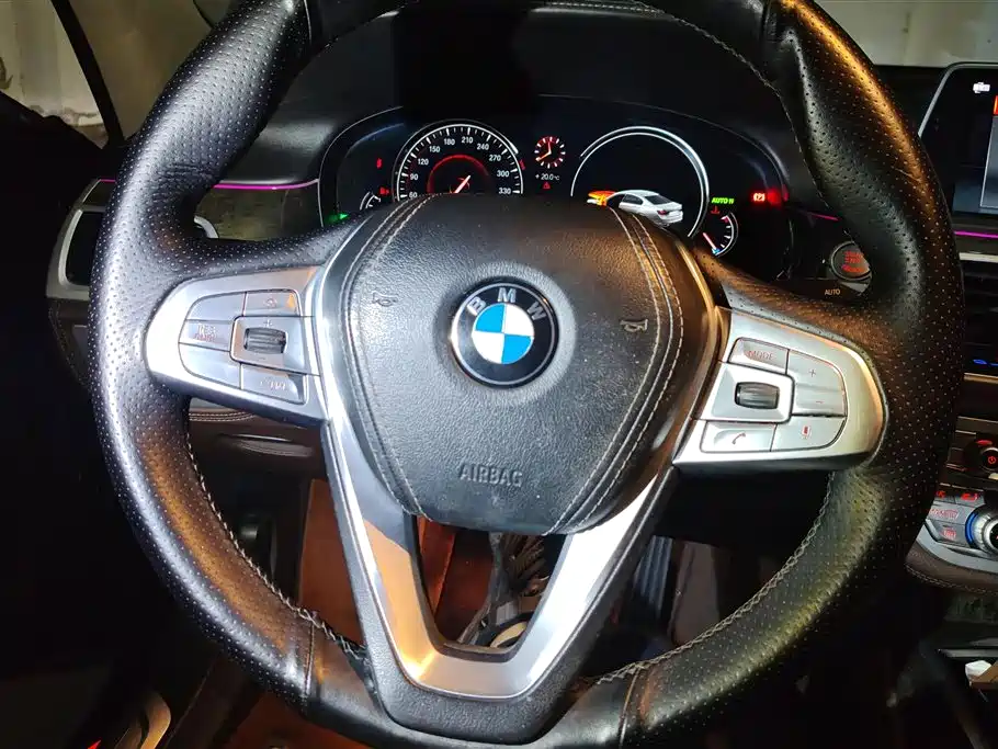 BMW 7 Series 2018 — фото 15