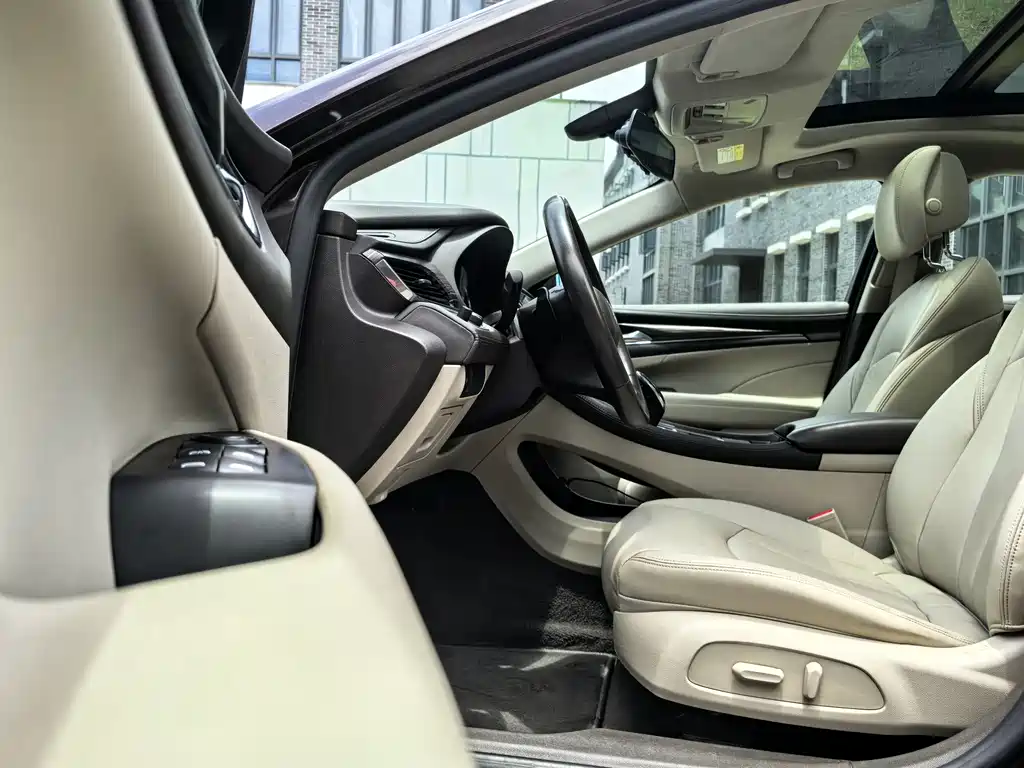 Buick LaCrosse 2017 — фото 23