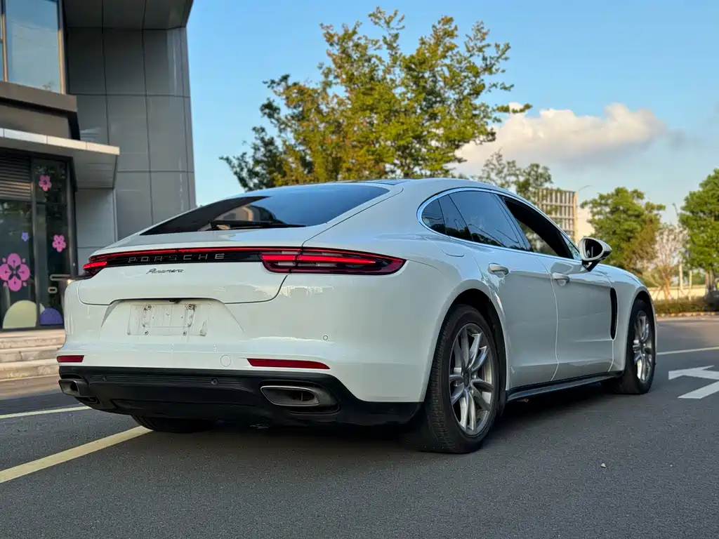 Porsche Panamera 2019 — фото 13
