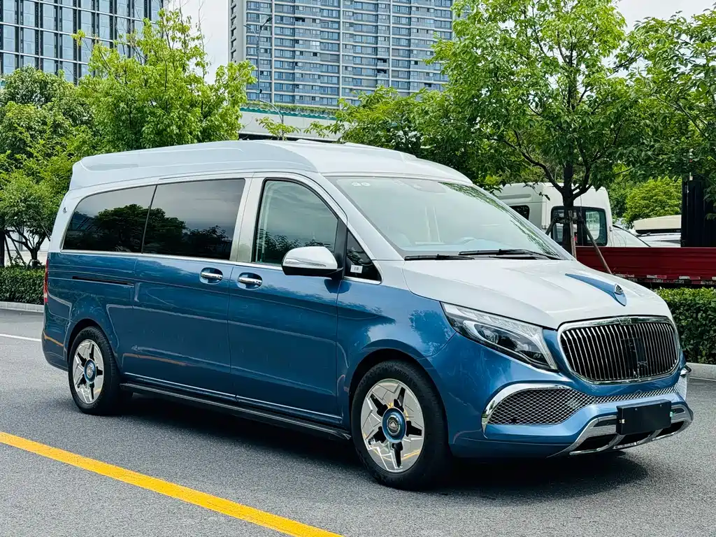 Mercedes-Benz V-Class 2023 — фото 3
