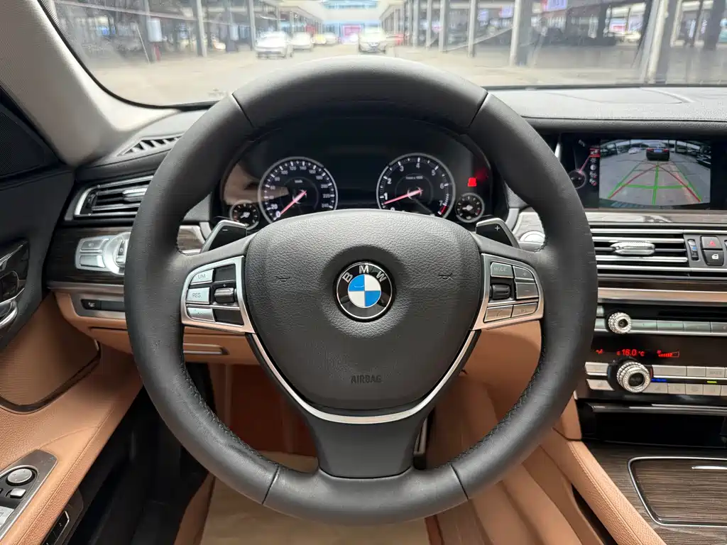 BMW 7 Series 2015 — фото 7