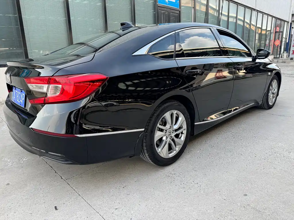 Honda Accord 2018 — фото 5