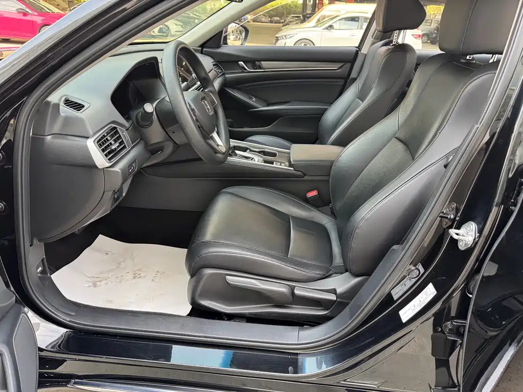 Honda Accord 2018 — фото 12