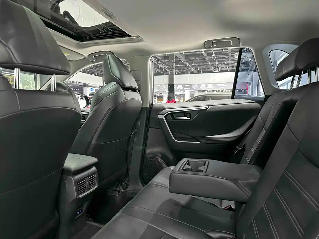 Toyota Wildlander 2022 — фото 15