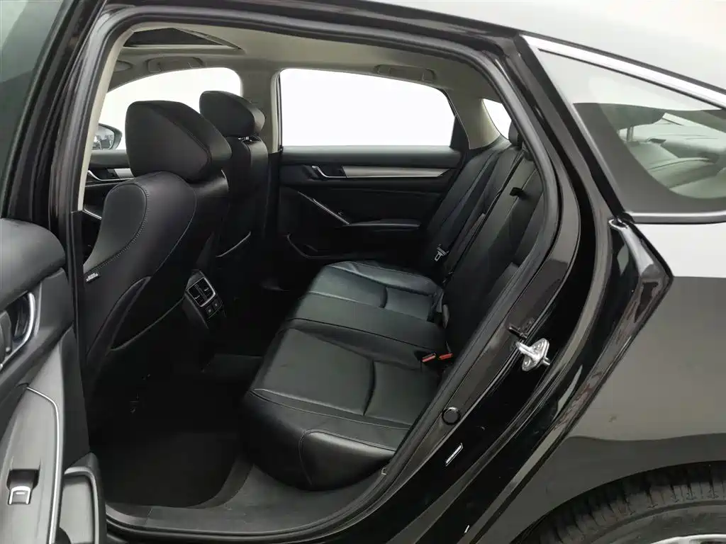 Honda Accord 2022 — фото 15
