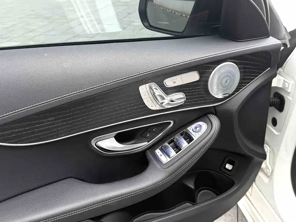 Mercedes-Benz C-Class 2021