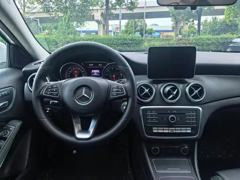 Mercedes-Benz GLA 2018 — фото 12