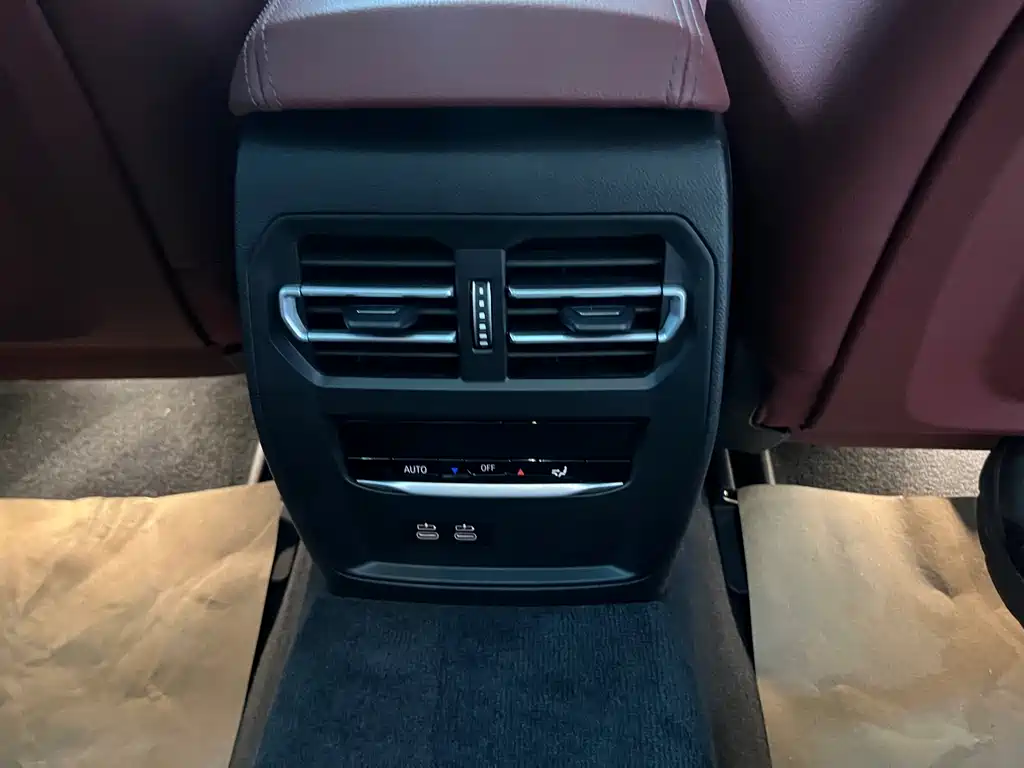 BMW i3 2024 — фото 9
