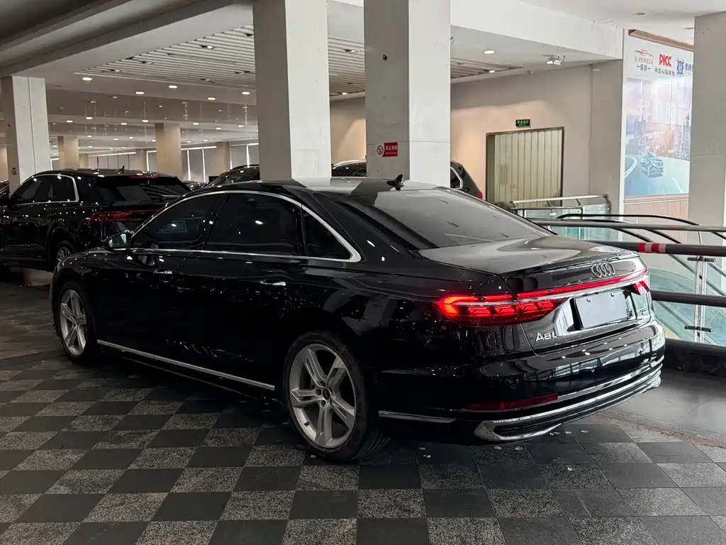 Audi A8 2023