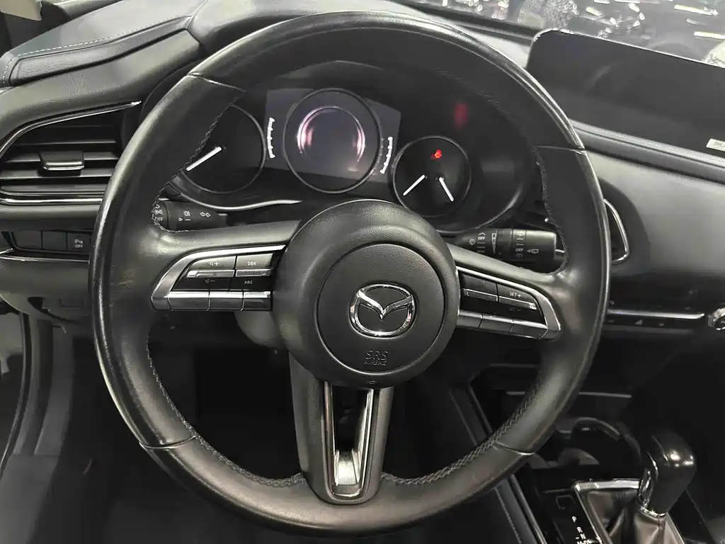 Mazda CX-30 2022 — фото 11