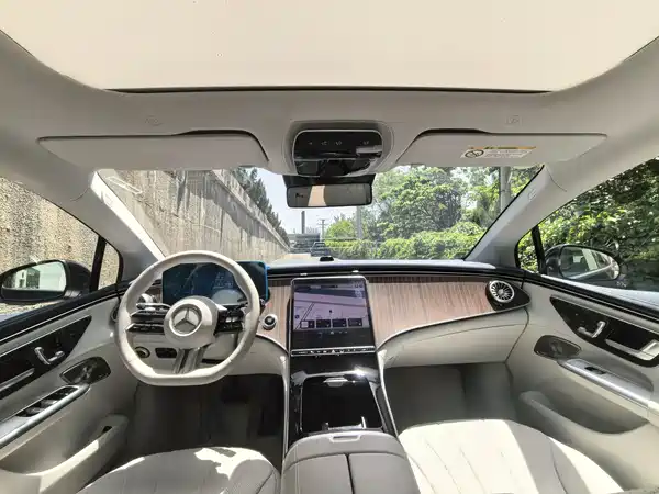 Mercedes-Benz EQE 2025