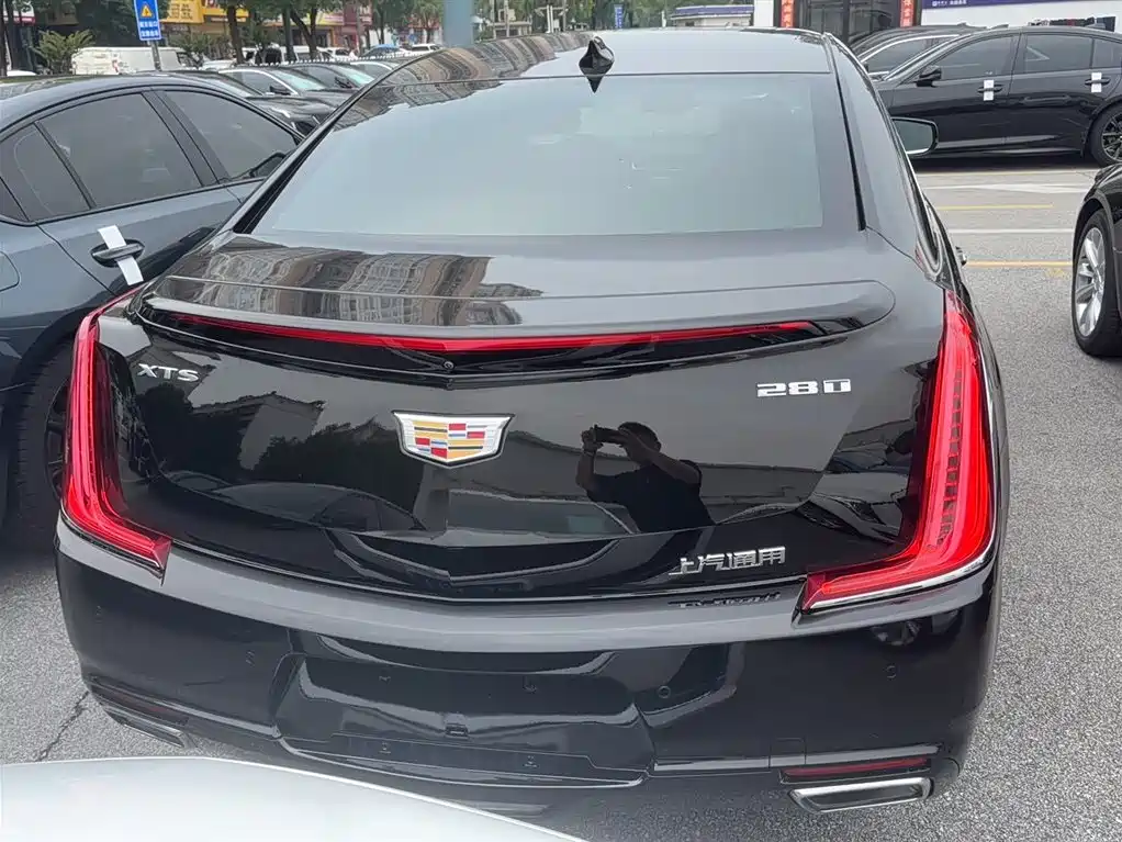 Cadillac XTS 2018 — фото 12