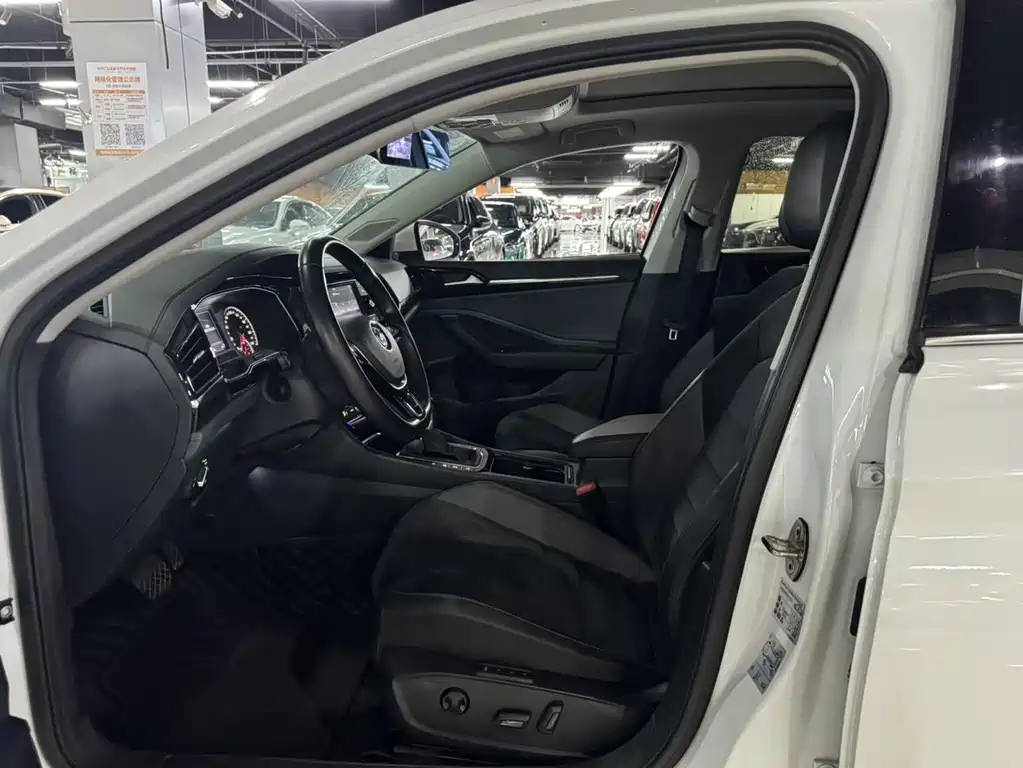 Volkswagen Sagitar 2019