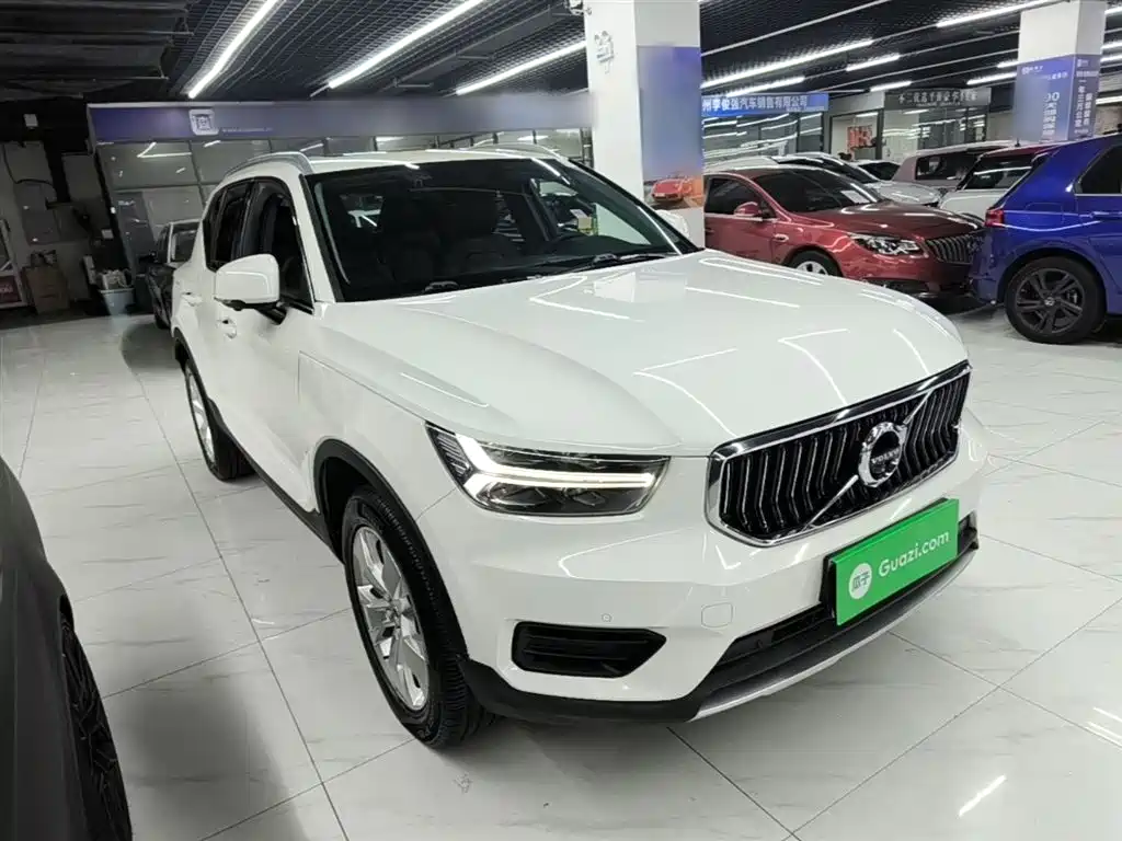 Volvo XC40 2021 — фото 4