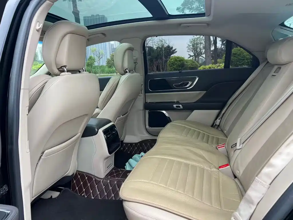 Lincoln Continental 2018 — фото 11