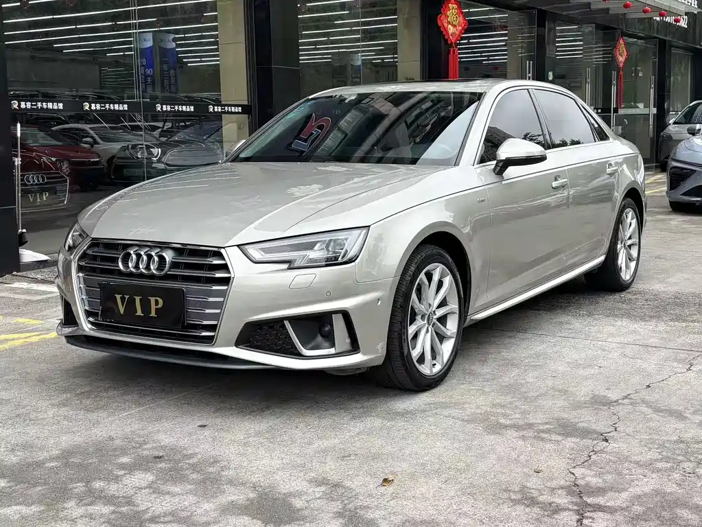 Audi A4L 2020 — фото 1